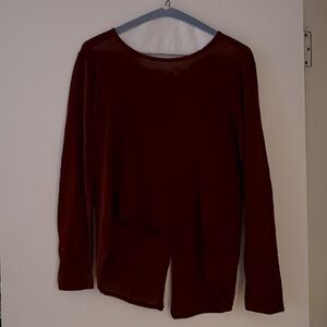 Pullover casual light sweater. Burgundy color. Gently used